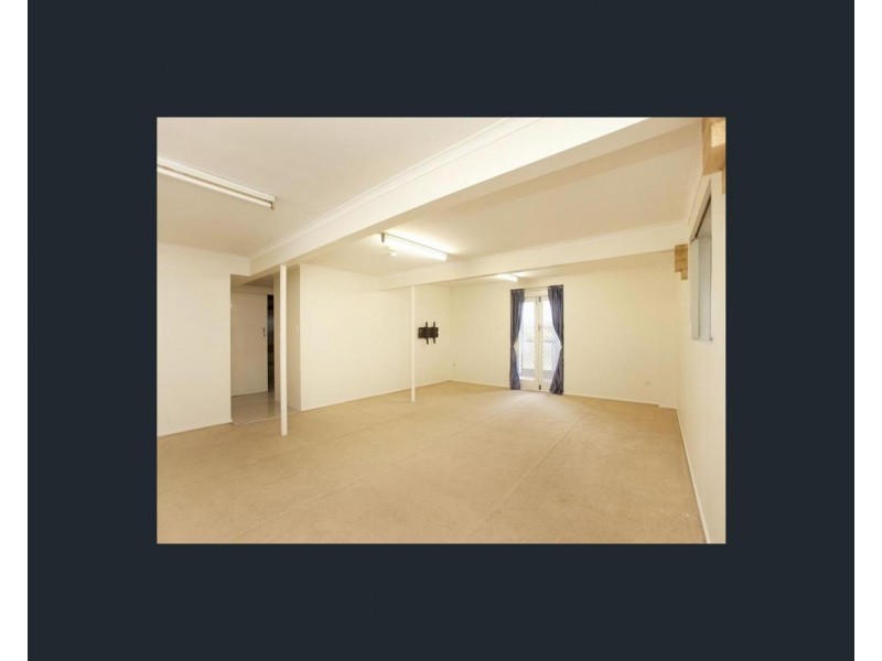 27 Menkira Street, Mansfield QLD 4122