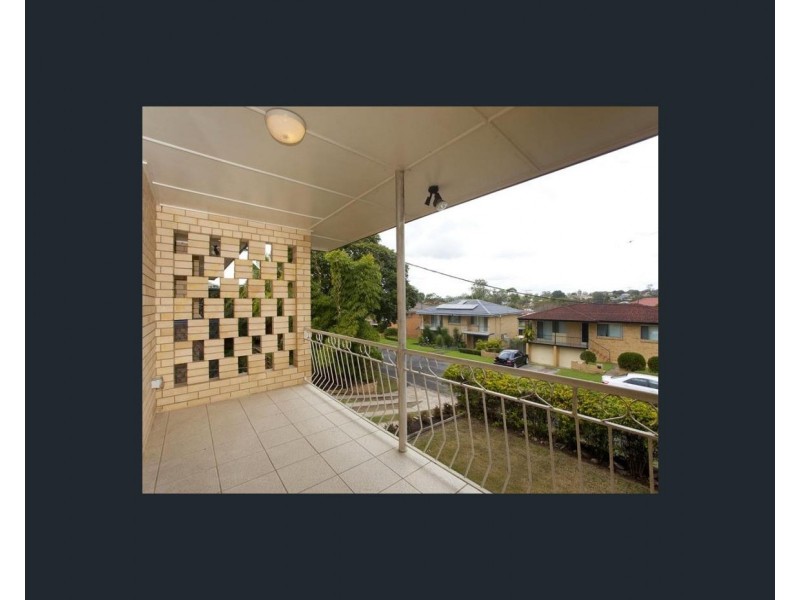 27 Menkira Street, Mansfield QLD 4122