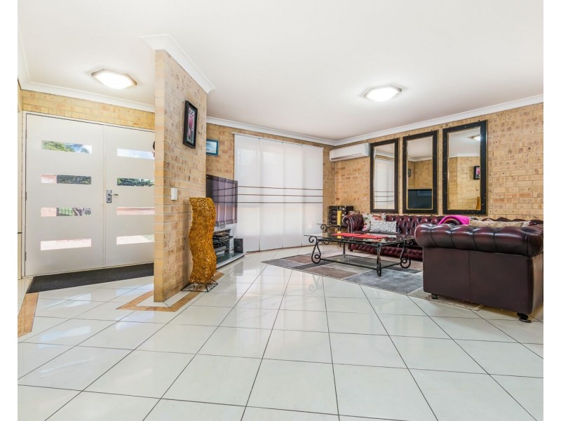 19 Maroo Street, Eight Mile Plains QLD 4113