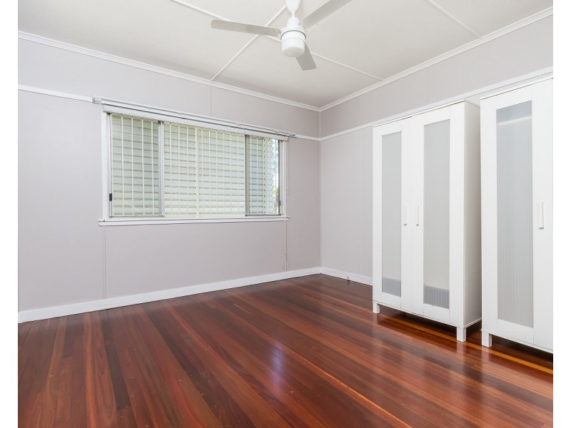 6 Wemvern Street, Upper Mount Gravatt QLD 4122