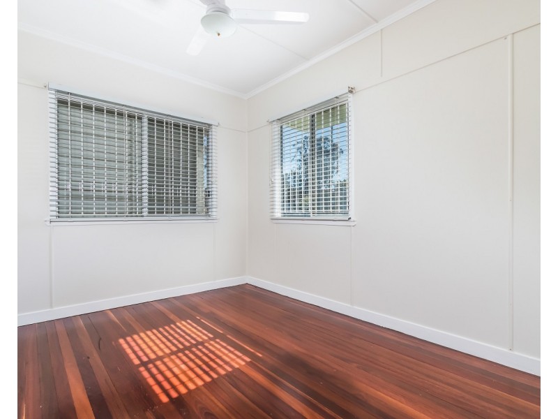 6 Wemvern Street, Upper Mount Gravatt QLD 4122