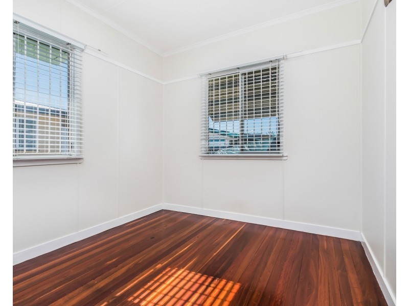 6 Wemvern Street, Upper Mount Gravatt QLD 4122