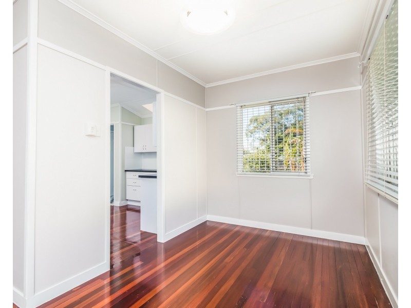 6 Wemvern Street, Upper Mount Gravatt QLD 4122