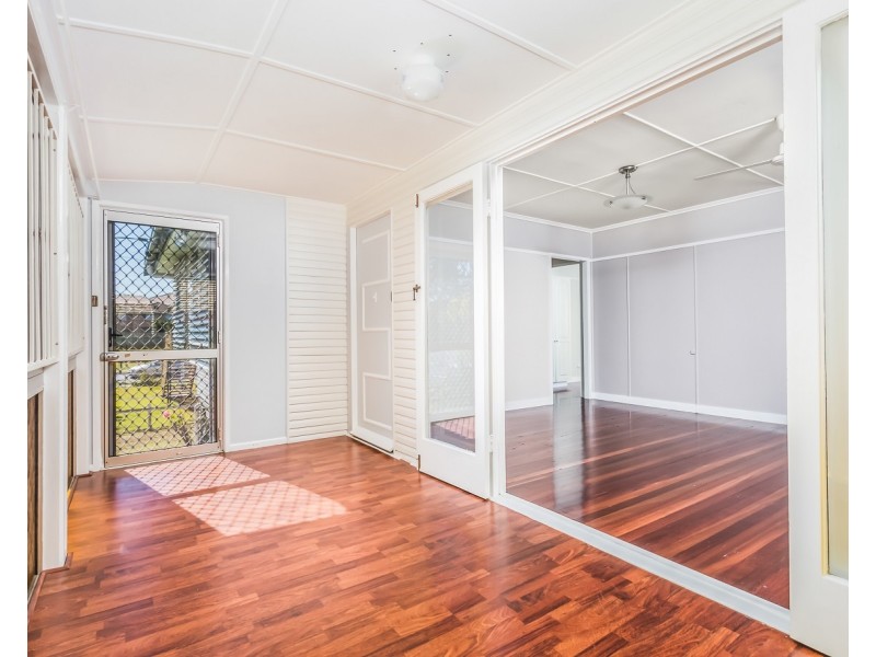 6 Wemvern Street, Upper Mount Gravatt QLD 4122