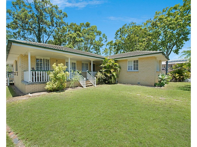 1 Mintern Street, Macgregor QLD 4109