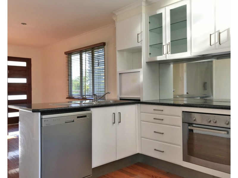 12 Liamena Street, Mansfield QLD 4122