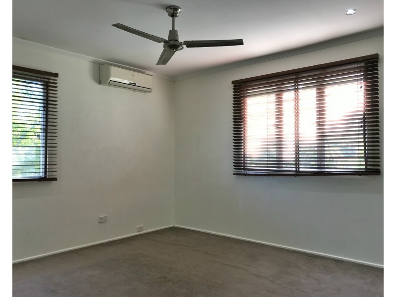 12 Liamena Street, Mansfield QLD 4122