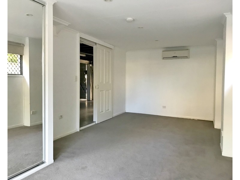 12 Liamena Street, Mansfield QLD 4122