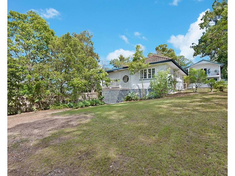 51 Hockings Street, Holland Park West QLD 4121