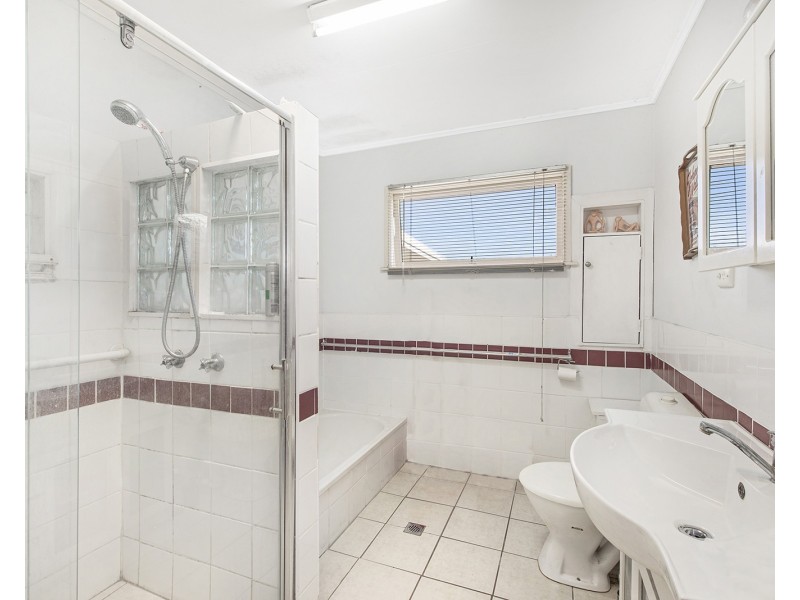 12 Menkira Street, Mansfield QLD 4122