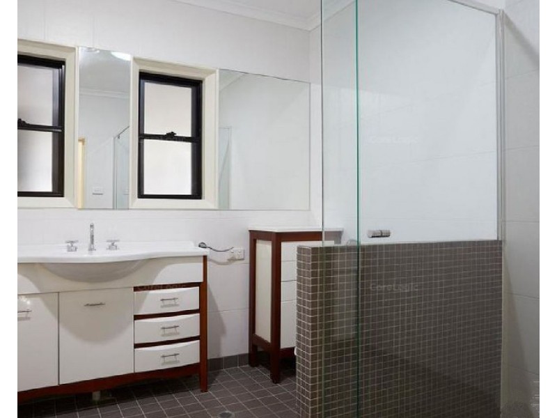 124 Marshall Road, Holland Park West QLD 4121