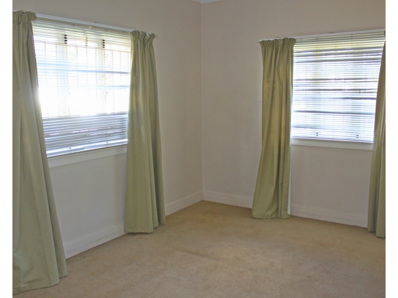 15 Burn Street, Camp Hill QLD 4152