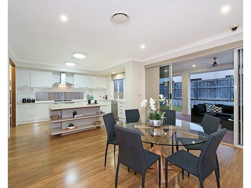 9 Southwalk Esplanade, Underwood QLD 4119