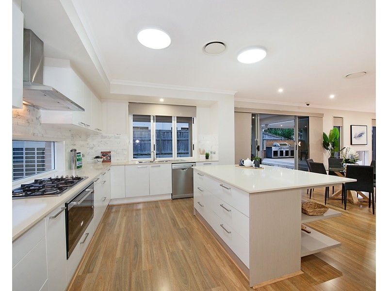 9 Southwalk Esplanade, Underwood QLD 4119