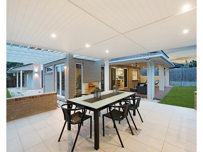 9 Southwalk Esplanade, Underwood QLD 4119