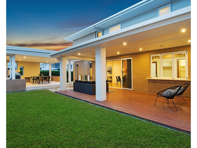 9 Southwalk Esplanade, Underwood QLD 4119