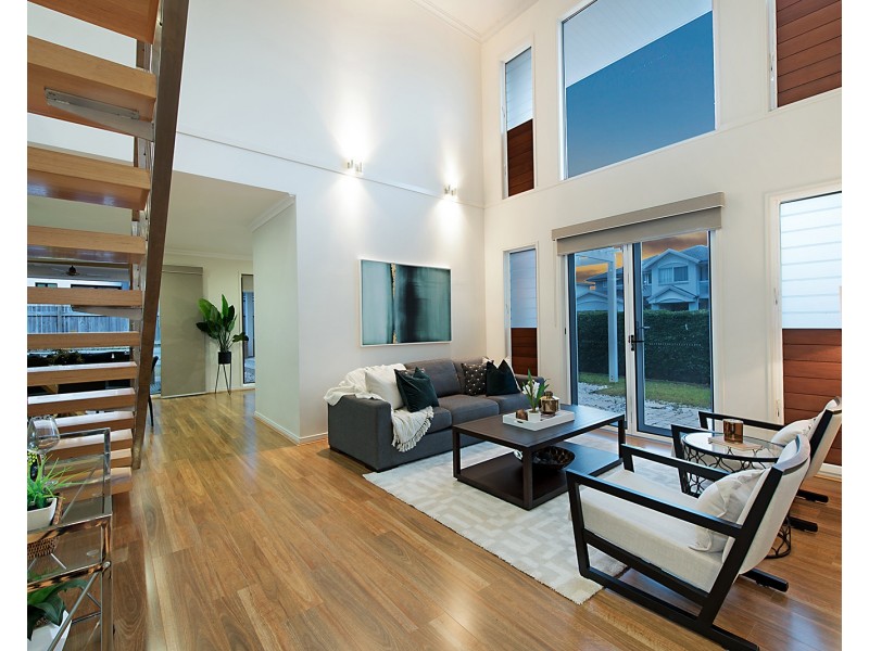 9 Southwalk Esplanade, Underwood QLD 4119