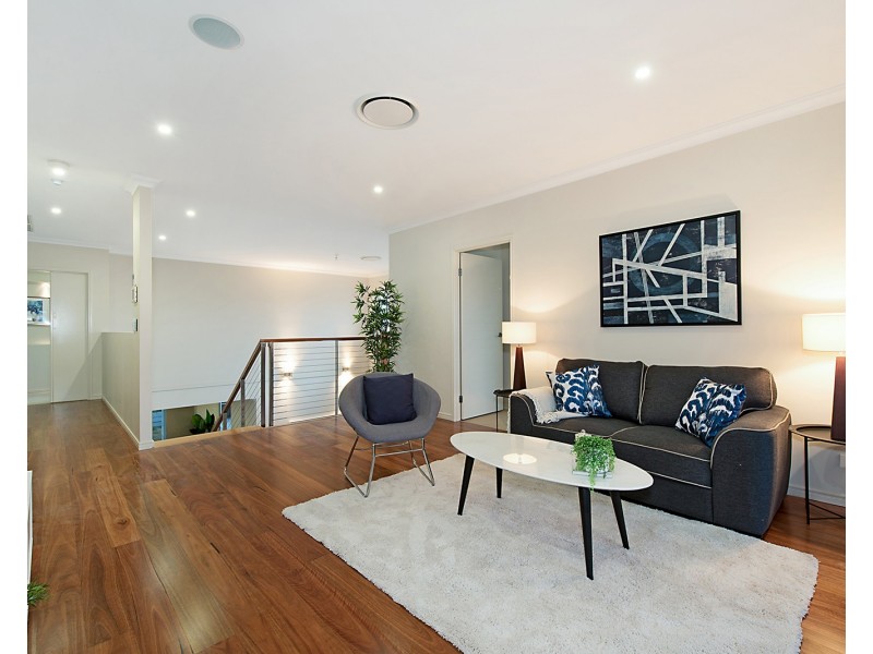 9 Southwalk Esplanade, Underwood QLD 4119