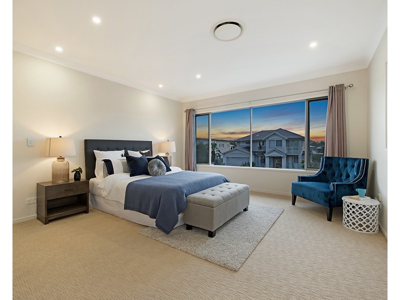 9 Southwalk Esplanade, Underwood QLD 4119