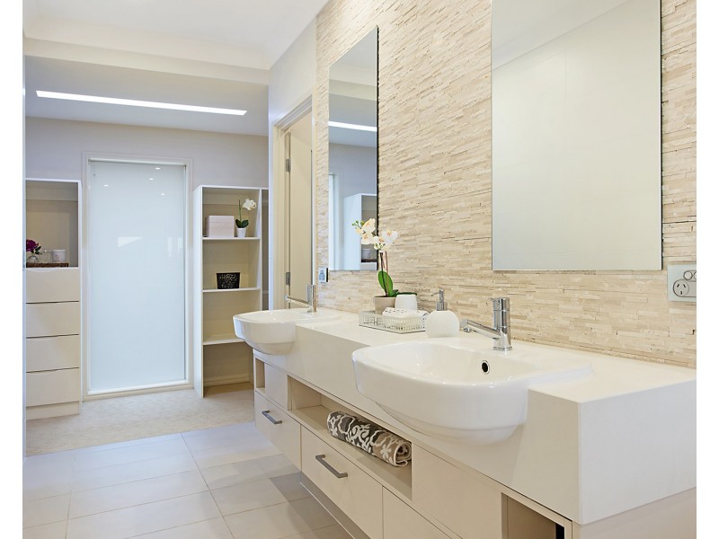 9 Southwalk Esplanade, Underwood QLD 4119