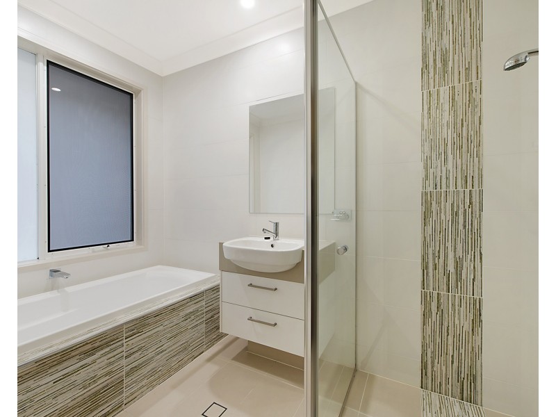 9 Southwalk Esplanade, Underwood QLD 4119