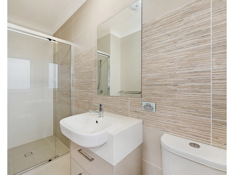 9 Southwalk Esplanade, Underwood QLD 4119