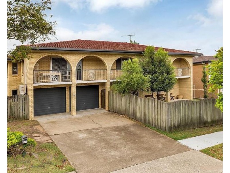 8 Fulton Street, Wishart QLD 4122