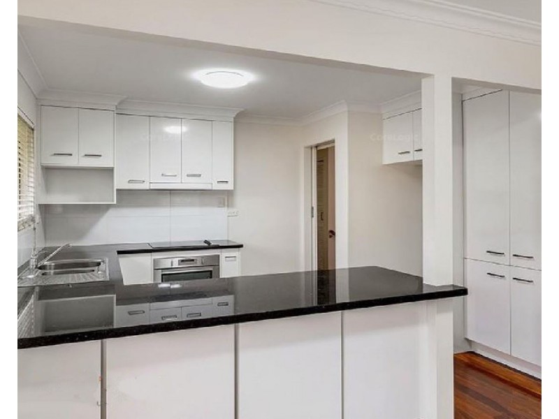 8 Fulton Street, Wishart QLD 4122