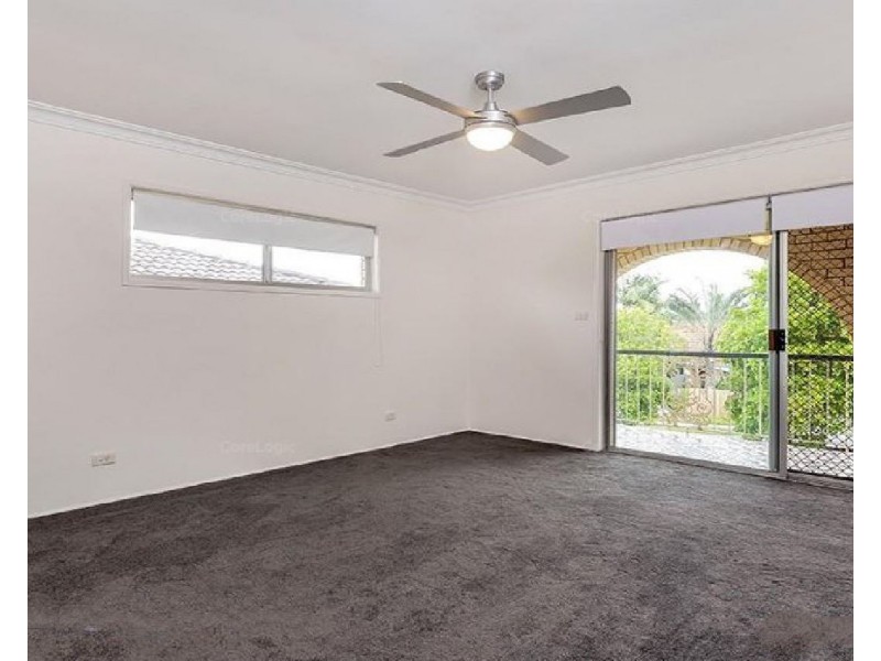 8 Fulton Street, Wishart QLD 4122