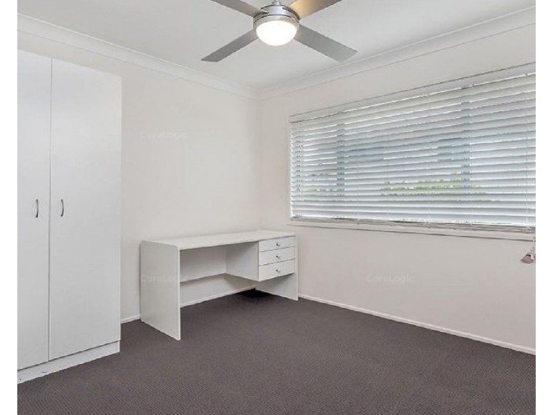 8 Fulton Street, Wishart QLD 4122