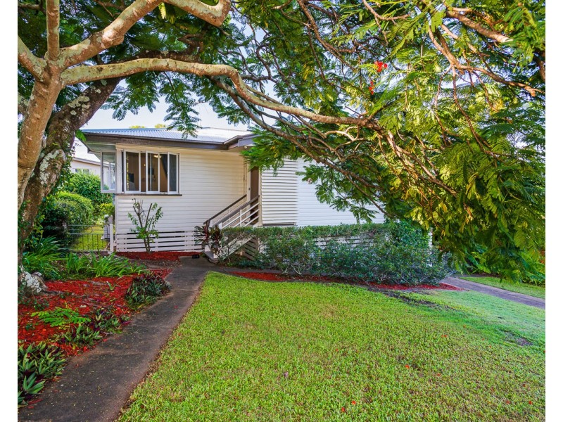 4 Casmaria Street, Mansfield QLD 4122