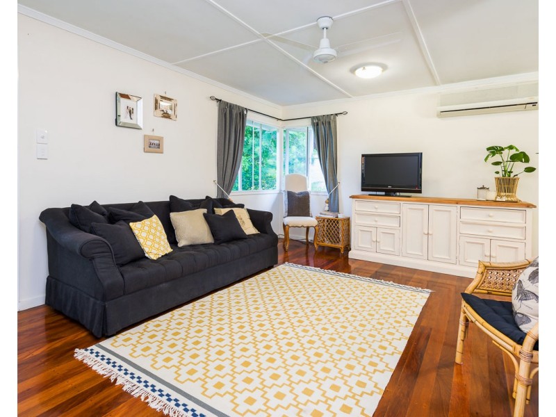 4 Casmaria Street, Mansfield QLD 4122