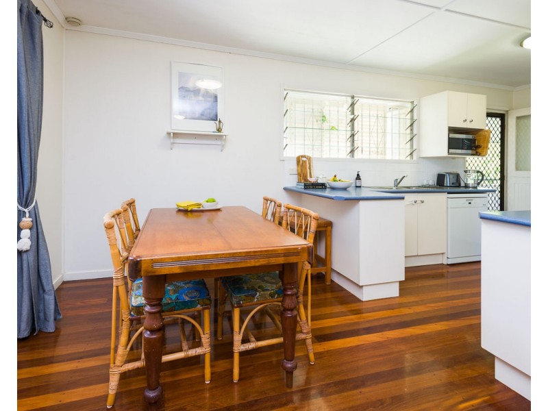 4 Casmaria Street, Mansfield QLD 4122