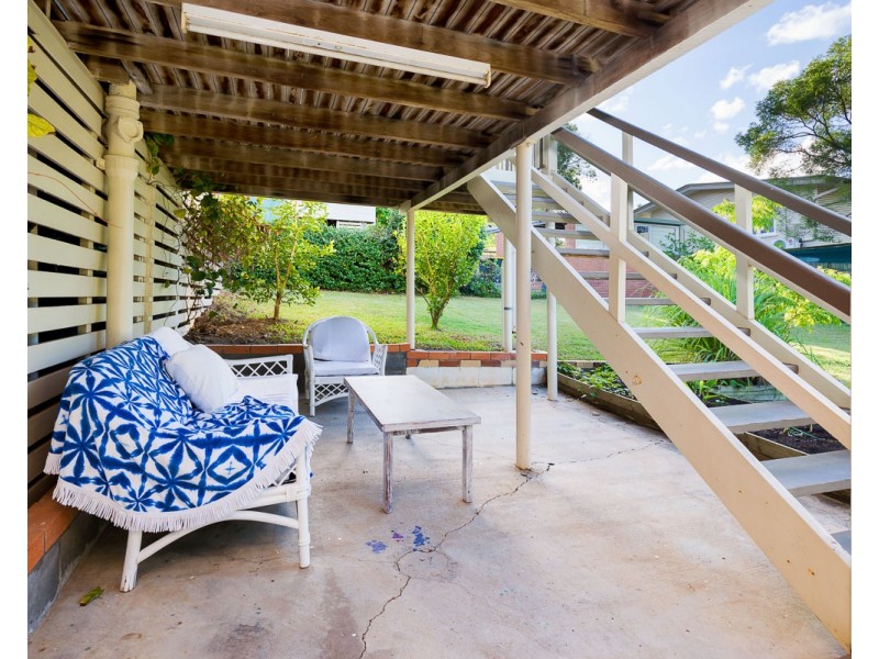 4 Casmaria Street, Mansfield QLD 4122