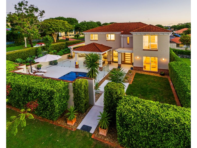 29 Coneyhurst Crescent, Carindale QLD 4152