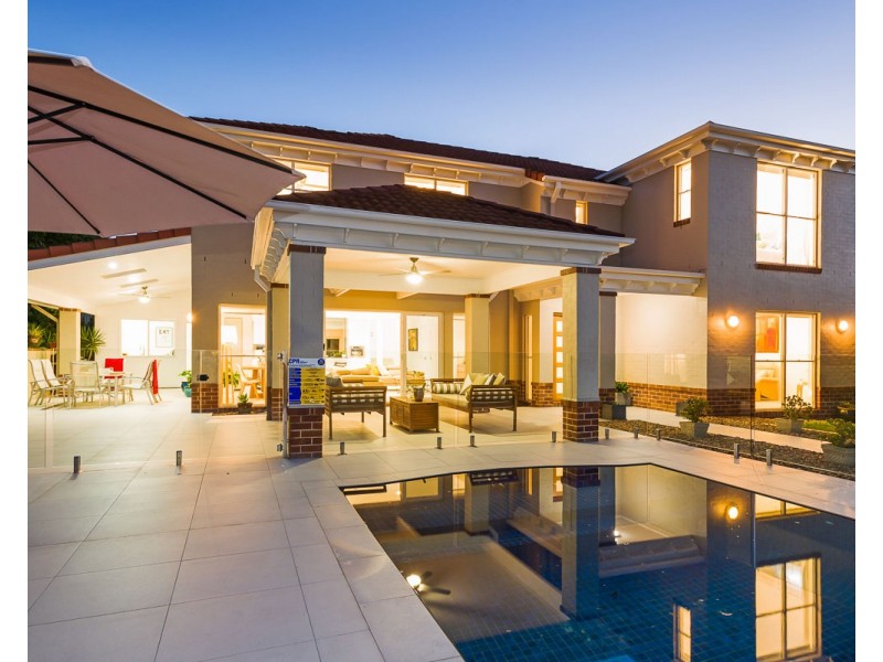 29 Coneyhurst Crescent, Carindale QLD 4152