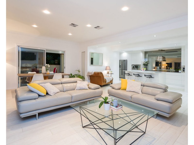 29 Coneyhurst Crescent, Carindale QLD 4152