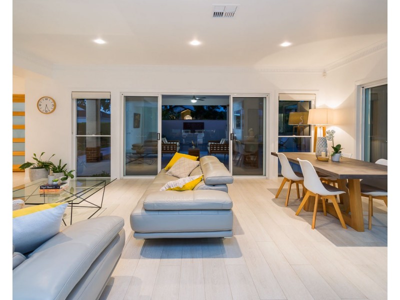 29 Coneyhurst Crescent, Carindale QLD 4152