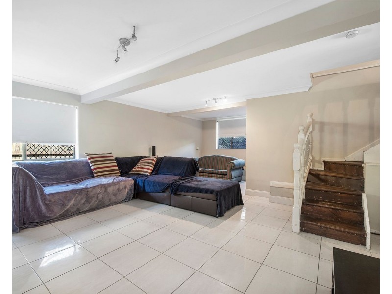 130 Mount Gravatt Capalaba Road, Upper Mount Gravatt QLD 4122 Ray