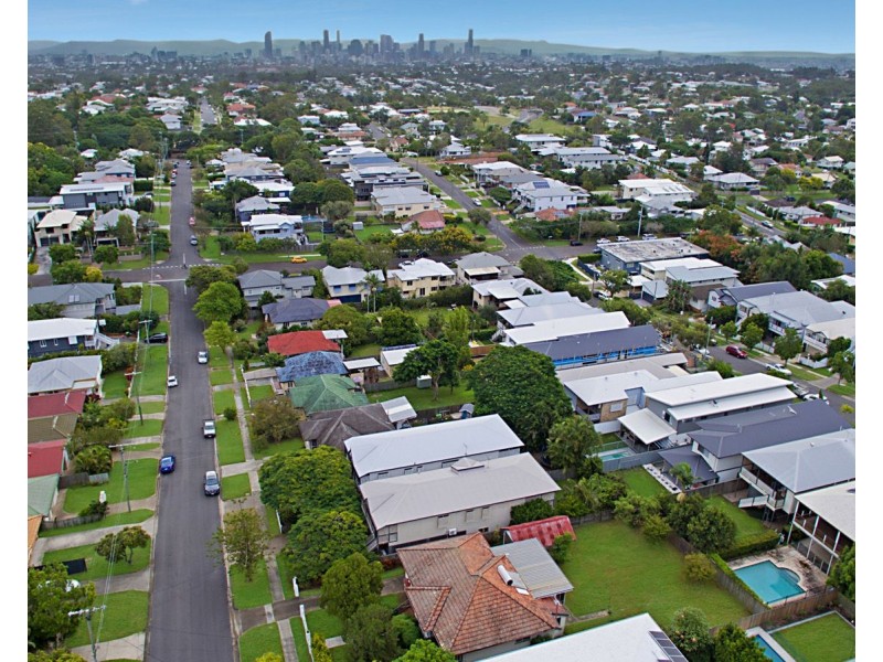 60 Akala Street, Camp Hill QLD 4152