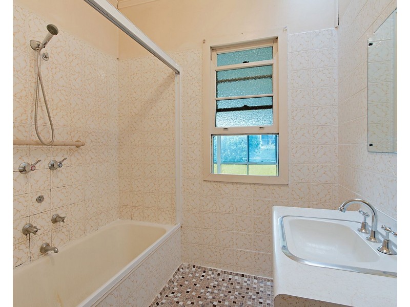 60 Akala Street, Camp Hill QLD 4152