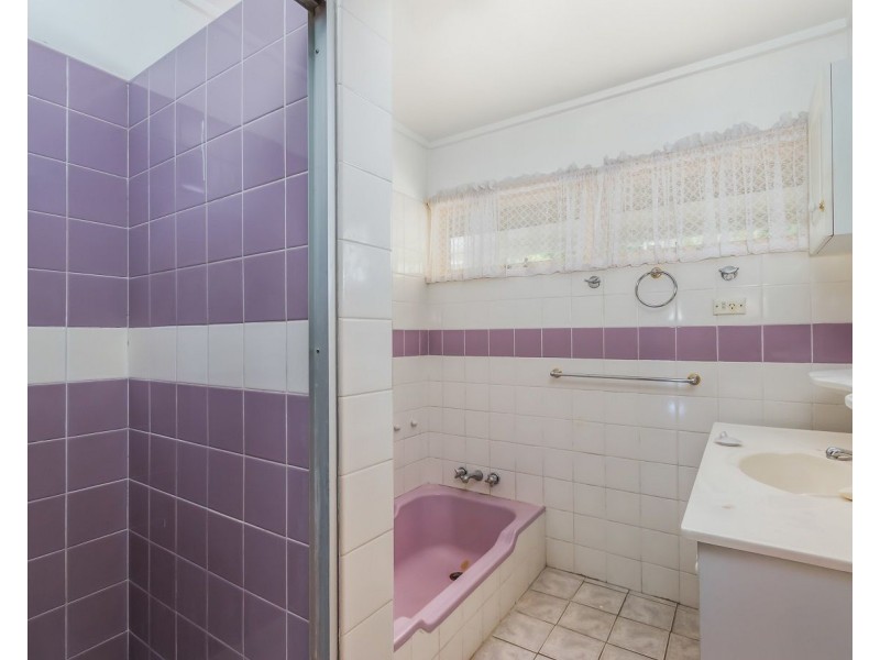 43 Dobbs Street, Holland Park West QLD 4121