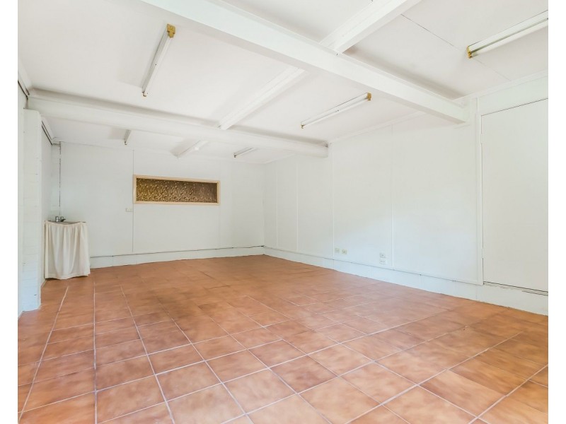 43 Dobbs Street, Holland Park West QLD 4121