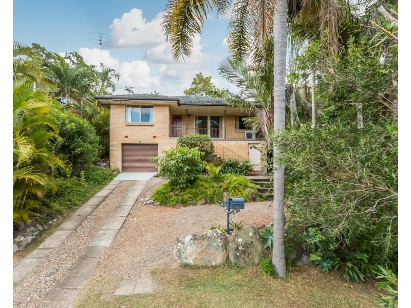 43 Dobbs Street, Holland Park West QLD 4121