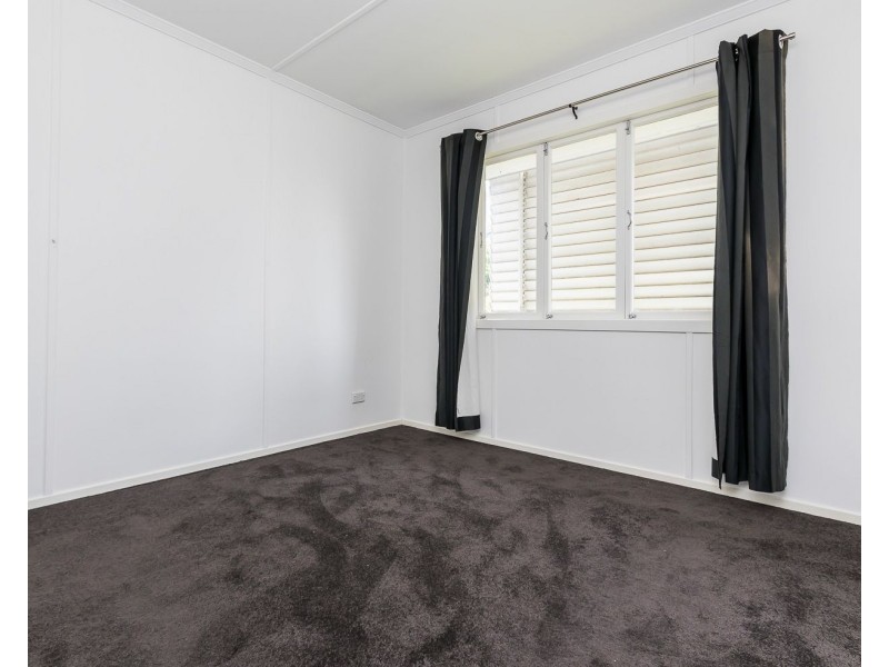 12 Amoria Street, Mansfield QLD 4122