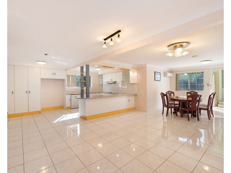 18 Craigview Street, Macgregor QLD 4109