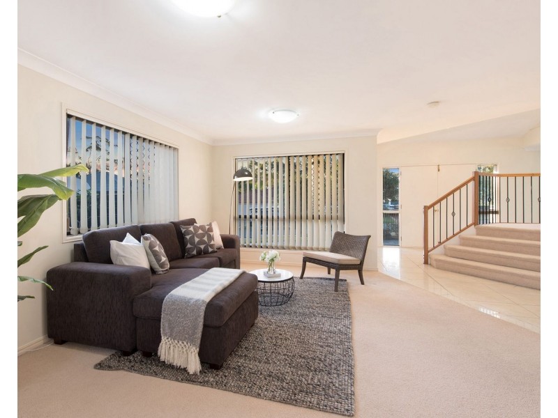 11 Cotswold Place, Wishart QLD 4122