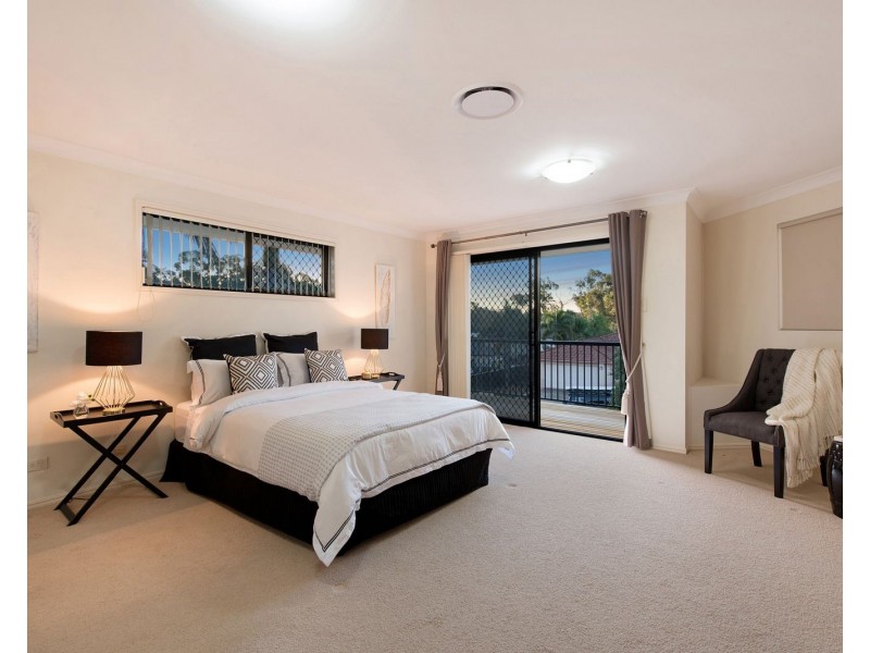 11 Cotswold Place, Wishart QLD 4122