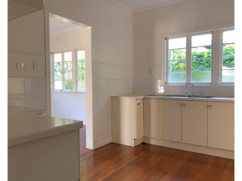 51 Hockings Street, Holland Park West QLD 4121