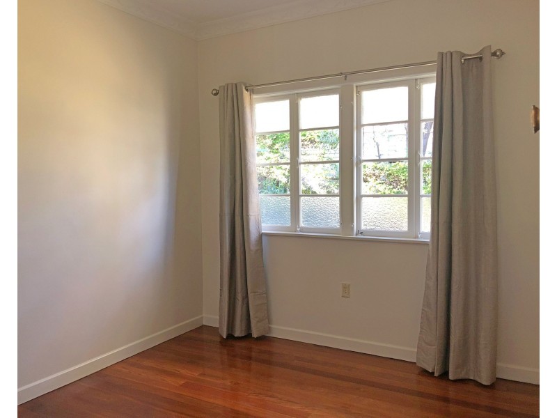 51 Hockings Street, Holland Park West QLD 4121